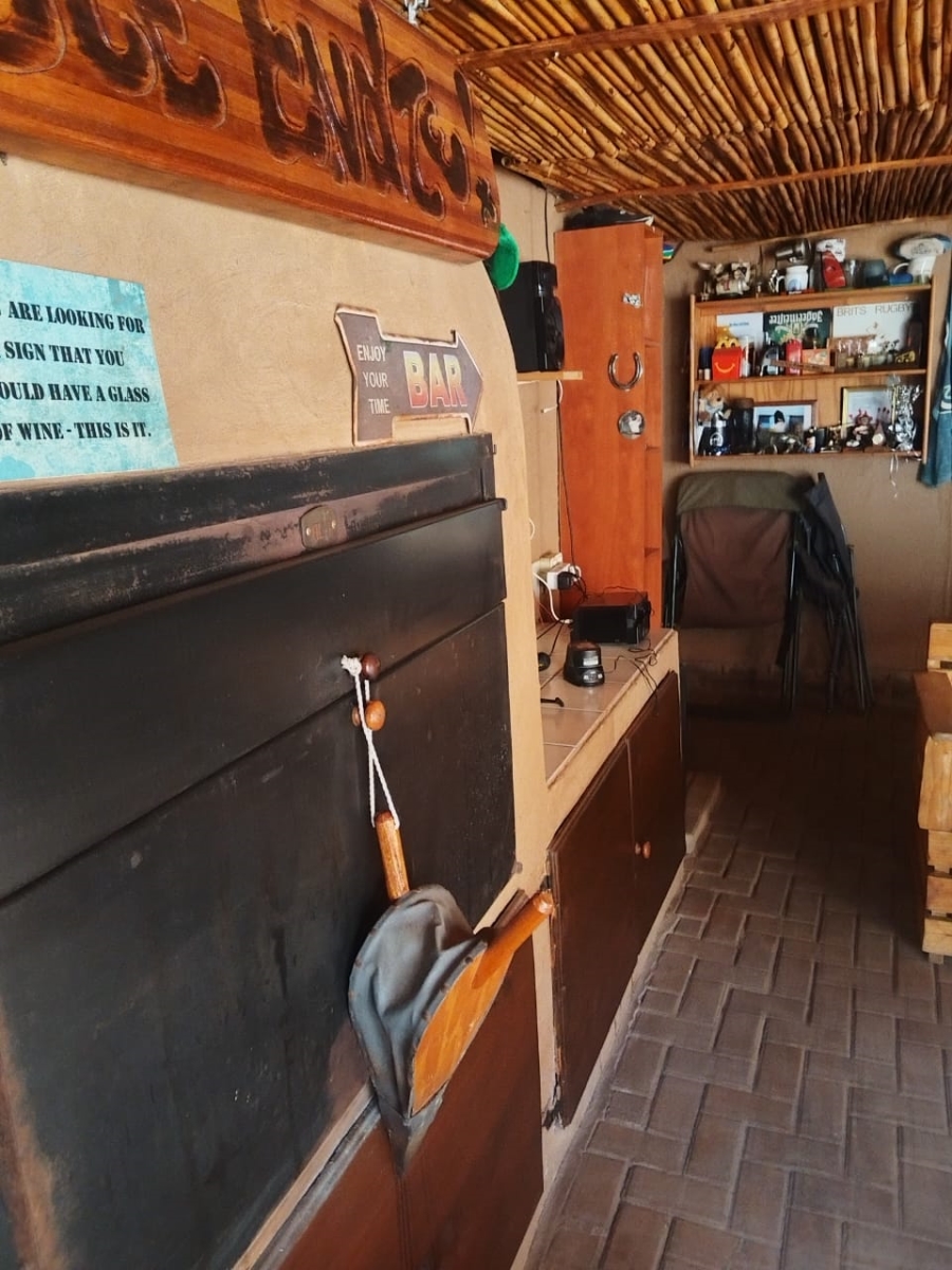 To Let 4 Bedroom Property for Rent in Schoemansville North West